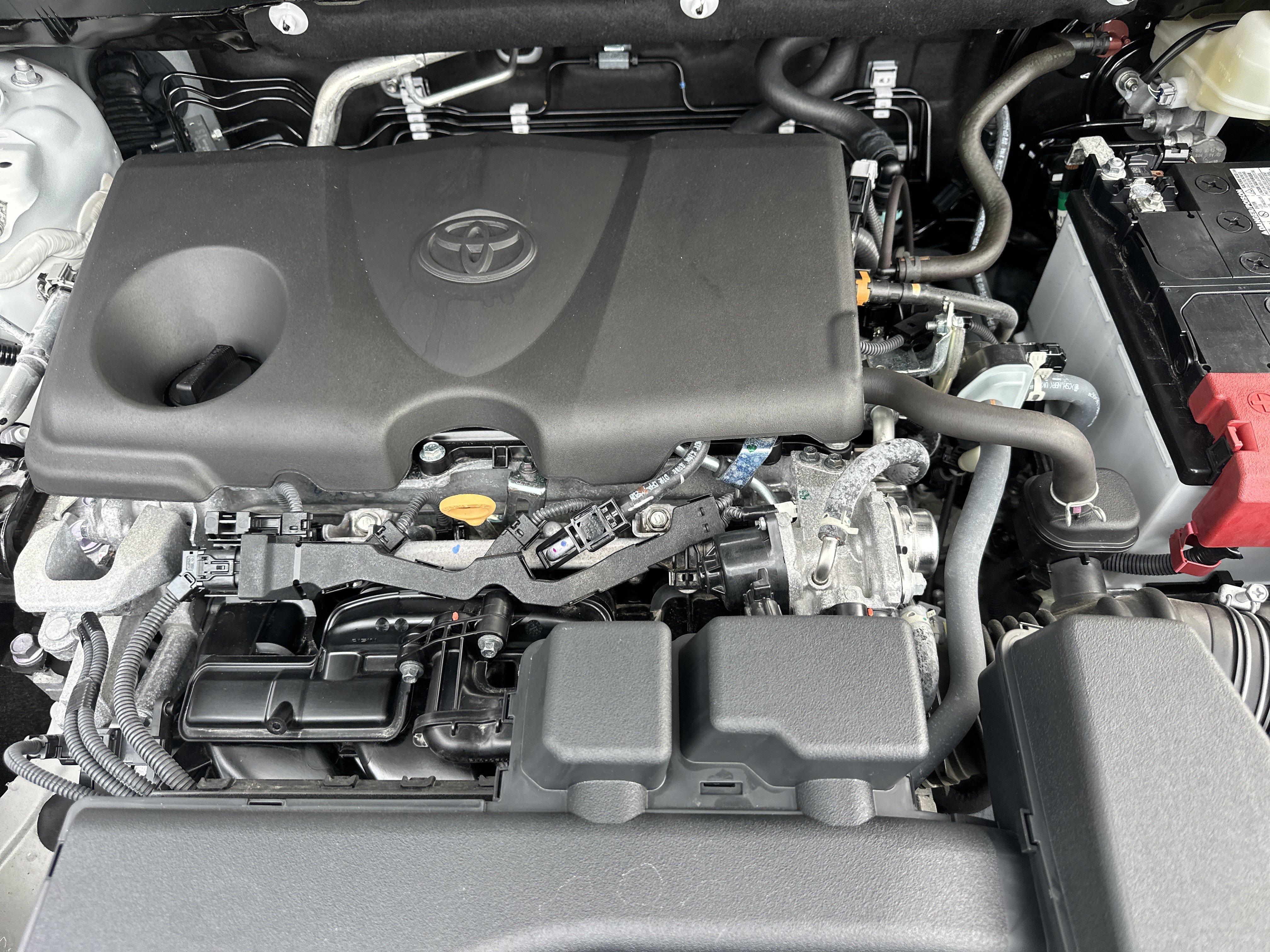 Used 2025 Toyota RAV4 LE AWD/4WD image 10