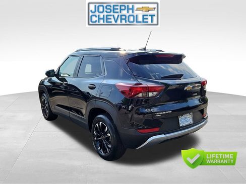 Used 2023 Chevrolet TrailBlazer LT w/ Convenience Package AWD/4WD image 3