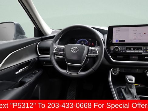 Certified 2025 Toyota Grand Highlander AWD image 33