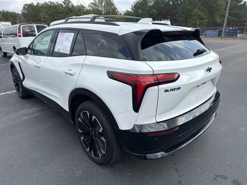 Used 2024 Chevrolet Blazer EV RS image 3