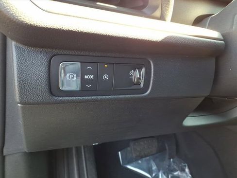 New 2026 Chevrolet Traverse LT image 18