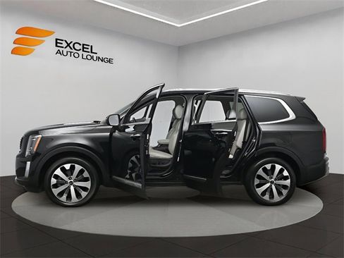 Used 2022 Kia Telluride S image 47