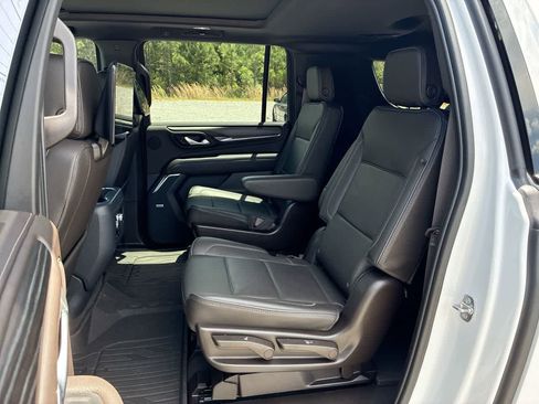 Used 2024 GMC Yukon XL Denali w/ Advanced Technology Package RWD image 26