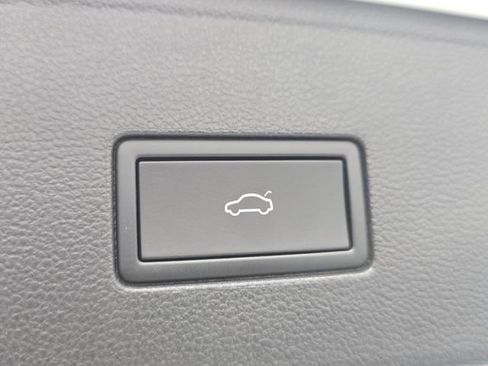Used 2025 Volkswagen Atlas SEL AWD/4WD image 29