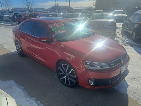 Used 2013 Volkswagen Jetta GLI Autobahn image 3