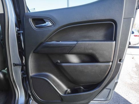 Used 2022 Chevrolet Colorado LT w/ LT Convenience Package image 13