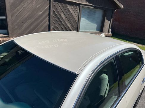 Used 2011 Buick Lucerne CXL image 7