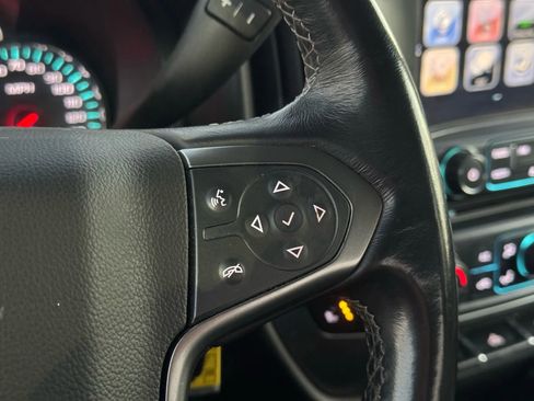 Used 2018 Chevrolet Silverado 1500 LT w/ Midnight Edition image 29