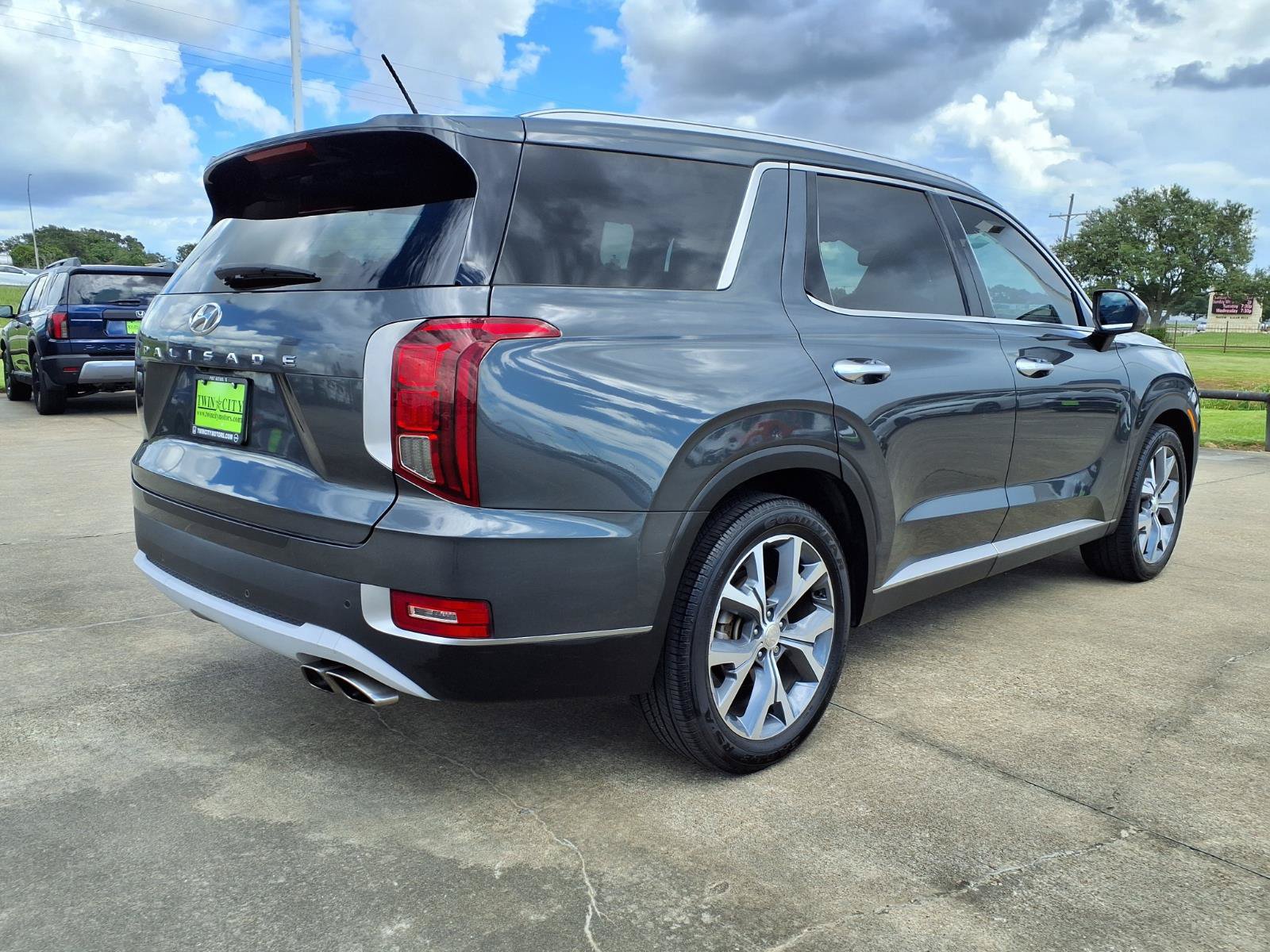Used 2021 Hyundai Palisade SEL w/ Convenience Package FWD image 2