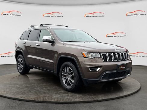 Used 2018 Jeep Grand Cherokee Limited w/ Trailer Tow Group IV image 5