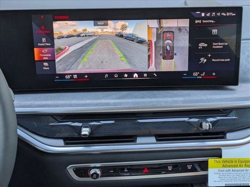 New 2026 BMW X7 xDrive40i w/ Premium Package image 13