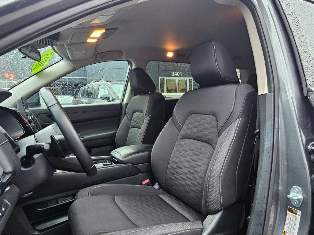 Used 2025 Nissan Pathfinder SV AWD/4WD image 18