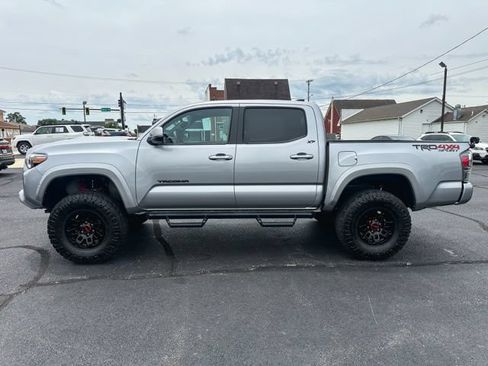 Used 2021 Toyota Tacoma TRD Sport AWD/4WD image 4