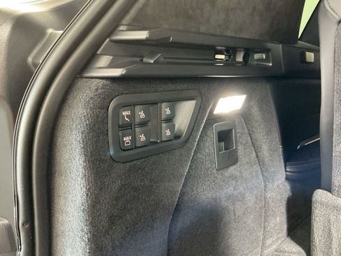 Certified 2025 BMW X7 xDrive40i w/ M Sport Package AWD/4WD image 11