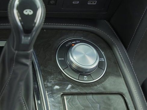 Used 2024 INFINITI QX80 Luxe image 19