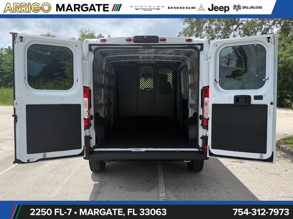 Used 2025 RAM ProMaster 2500 w/ U-Haul Equipment Group FWD image 15