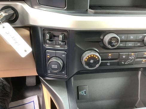 Used 2024 Ford F250 XLT AWD/4WD image 18