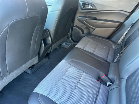 Used 2025 Chevrolet Trax LT w/ LT Convenience Package image 11