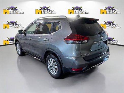 Used 2018 Nissan Rogue SV image 6