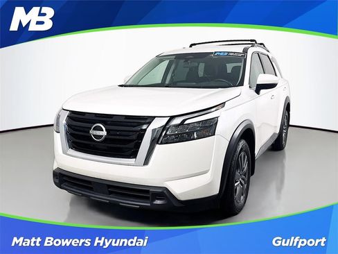 Used 2024 Nissan Pathfinder SV FWD image 1