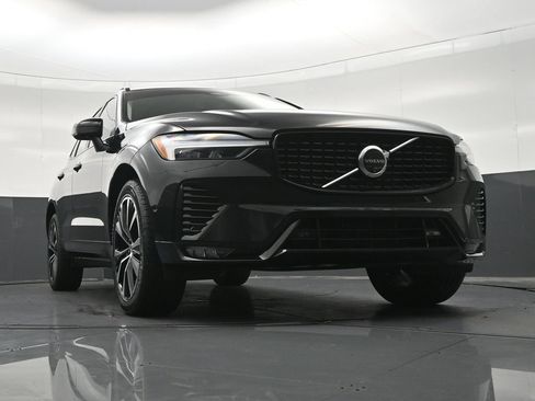 Used 2024 Volvo XC60 B5 Plus AWD/4WD image 29