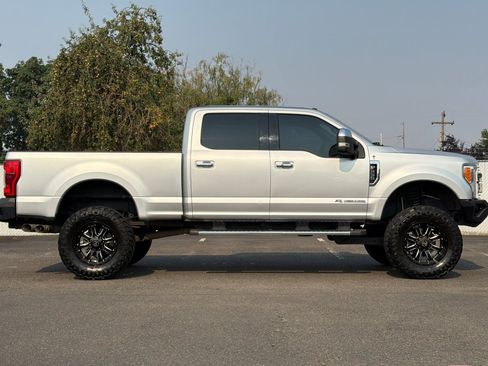 Used 2017 Ford F350 Lariat w/ Lariat Ultimate Package AWD/4WD image 3