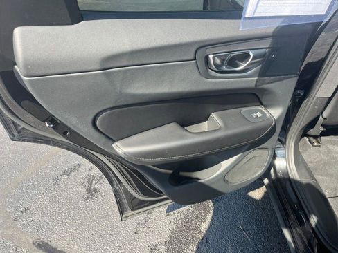 Used 2023 Volvo XC60 B5 Plus AWD/4WD image 21