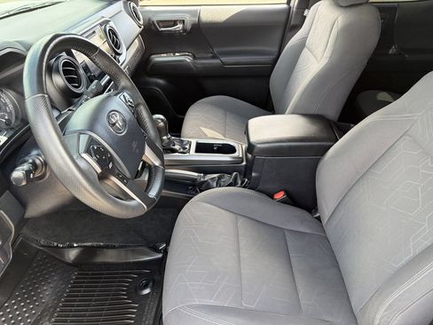 Used 2019 Toyota Tacoma TRD Off-Road AWD/4WD image 22