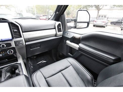 Used 2022 Ford F250 Lariat w/ Lariat Ultimate Package image 8