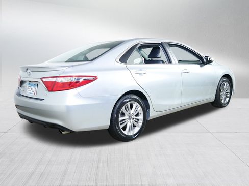 Used 2016 Toyota Camry SE image 7