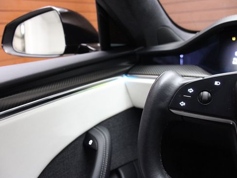 Used 2022 Tesla Model S Plaid image 25