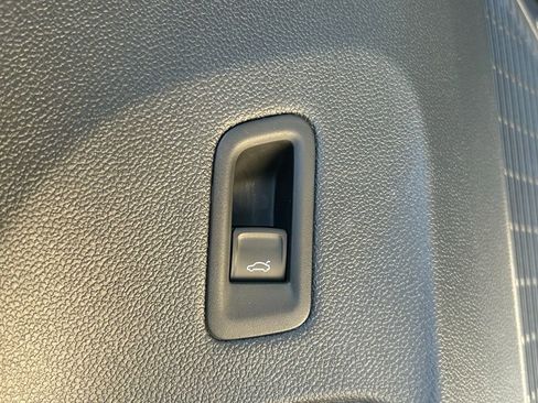 Certified 2024 Volkswagen Atlas SE image 20