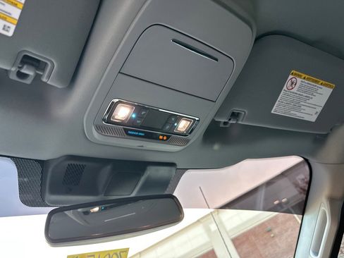 Used 2025 Ford F250 Lariat image 16