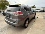 Used 2016 Nissan Rogue SV image 3