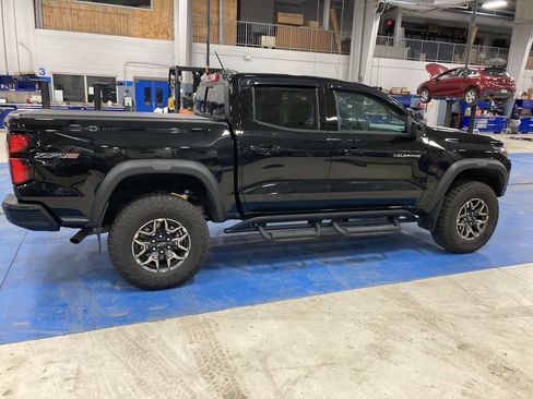 Used 2024 Chevrolet Colorado ZR2 w/ Technology Package image 8