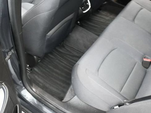 Used 2018 Chevrolet Malibu LT FWD image 23