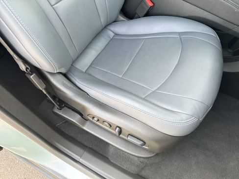 Used 2024 Buick Enclave Premium image 12