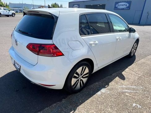 Used 2016 Volkswagen e-Golf SE w/ DC Fast Charging Package FWD image 12