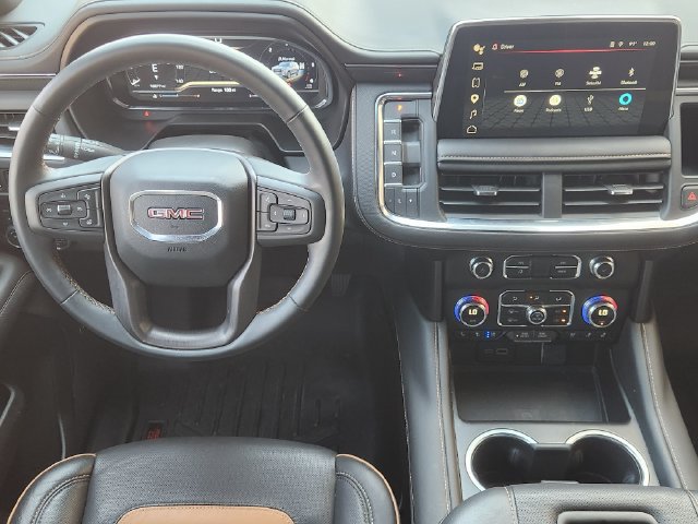 Used 2024 GMC Yukon AT4 w/ Technology Package AWD/4WD image 27