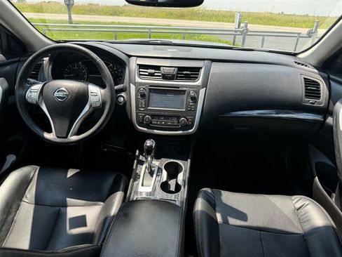 Used 2016 Nissan Altima 2.5 SL w/ 2.5 Technology Package FWD image 14