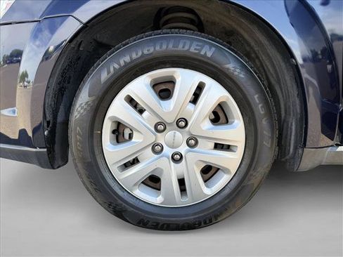 Used 2019 Dodge Journey SE FWD image 25