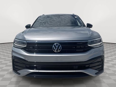 Used 2023 Volkswagen Tiguan SE R-Line AWD/4WD image 16