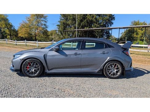 Used 2018 Honda Civic Type R image 4