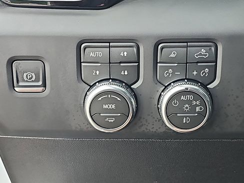 Certified 2026 GMC Sierra 2500 AT4 AWD/4WD image 30