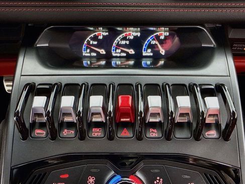 Used 2015 Lamborghini Huracan LP 610-4 AWD/4WD image 18
