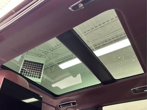 Used 2024 Land Rover Range Rover Long Wheelbase Autobiography image 41