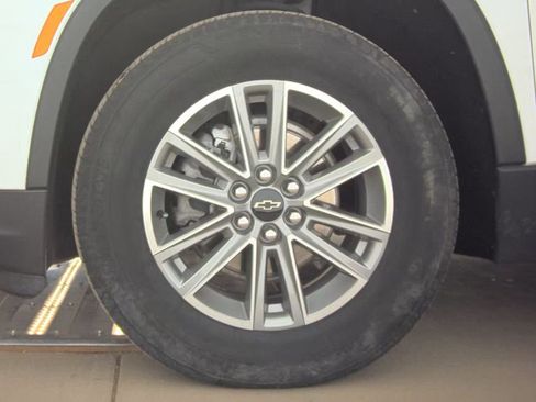 Used 2022 Chevrolet Traverse LT image 10