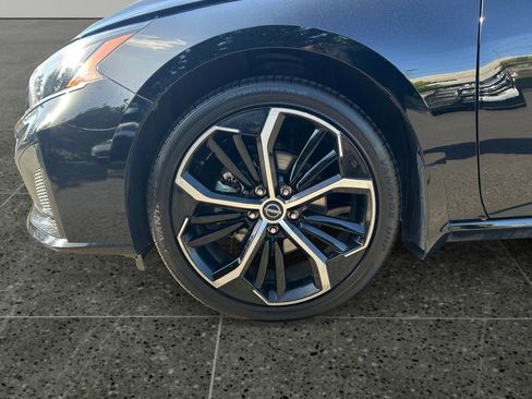 Used 2025 Nissan Altima 2.5 SR FWD image 5