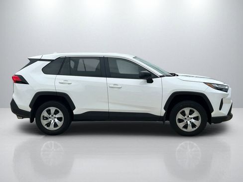Used 2023 Toyota RAV4 LE FWD image 4