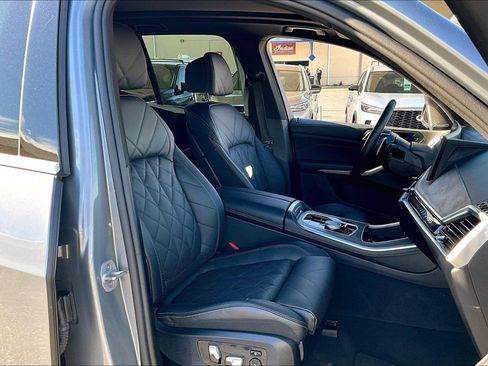 Used 2025 BMW X5 xDrive40i AWD/4WD image 10